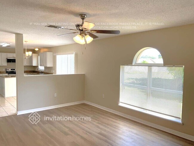 Building Photo - 927 Halifax Dr