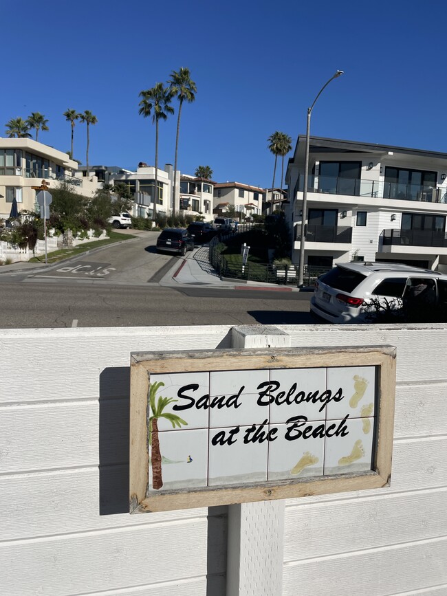 Great location - 2125 Manhattan Ave