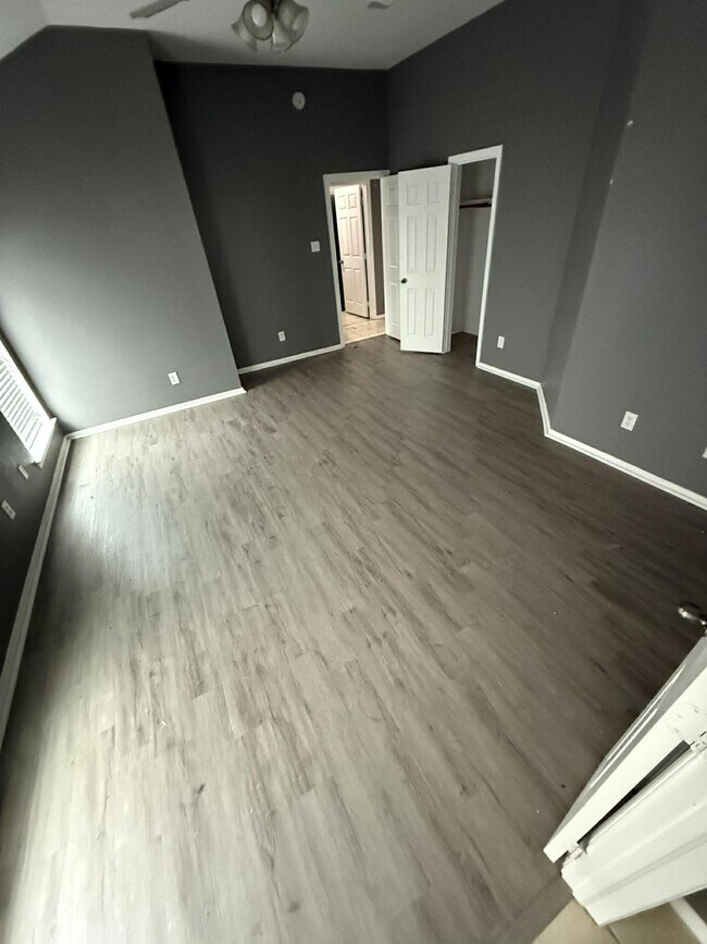 Foto del edificio - 4838 Chase Ct Dr