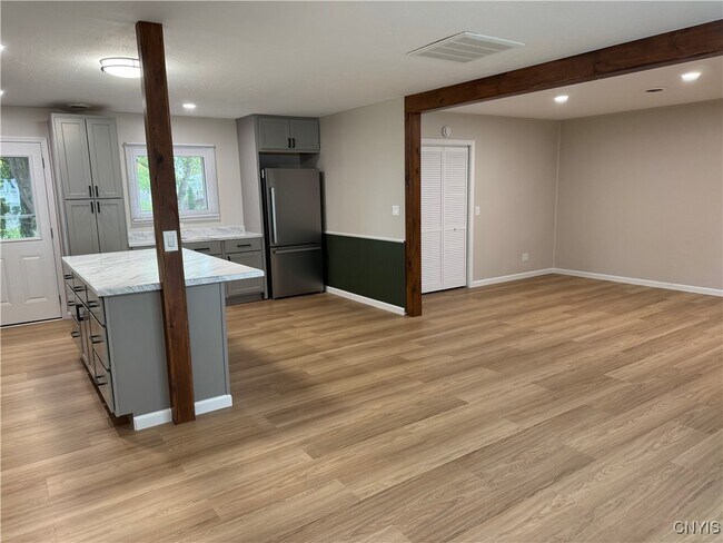 Foto del edificio - 304 Birchwood Blvd