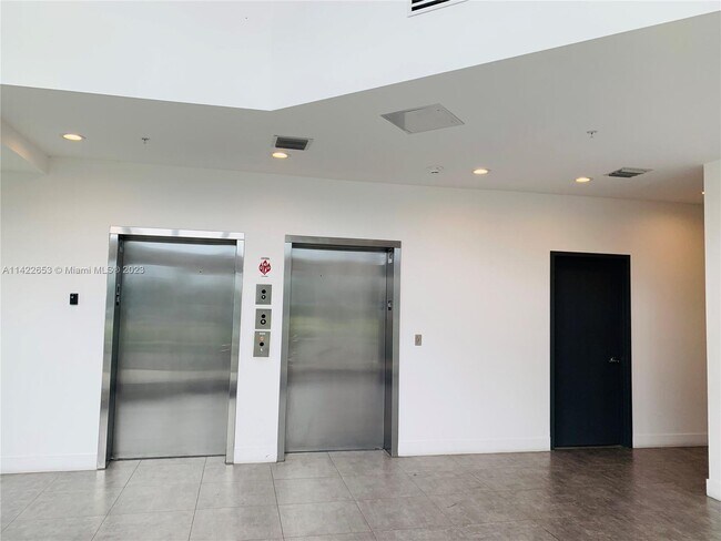 Foto del edificio - 39 NW 7th Ave