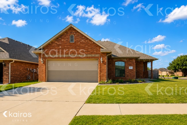 Building Photo - 812 SW 37th St