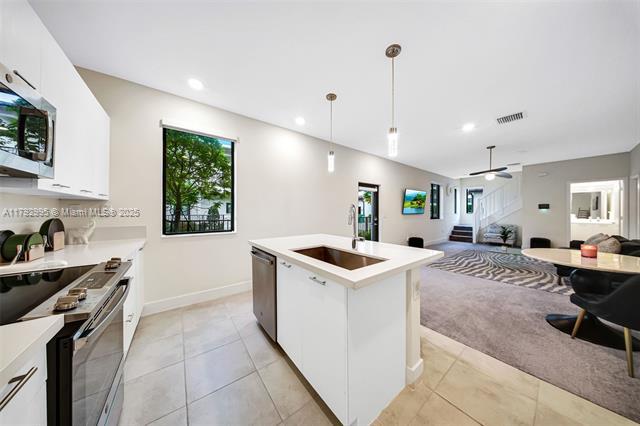 Foto principal - 4707 NW 83rd Ct
