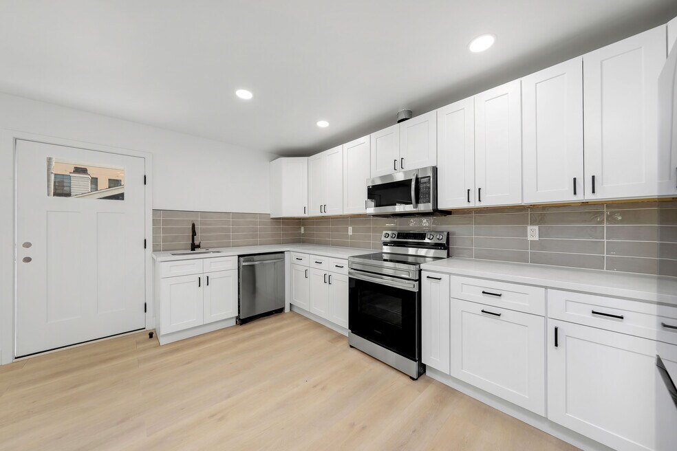 954-962 23rd St