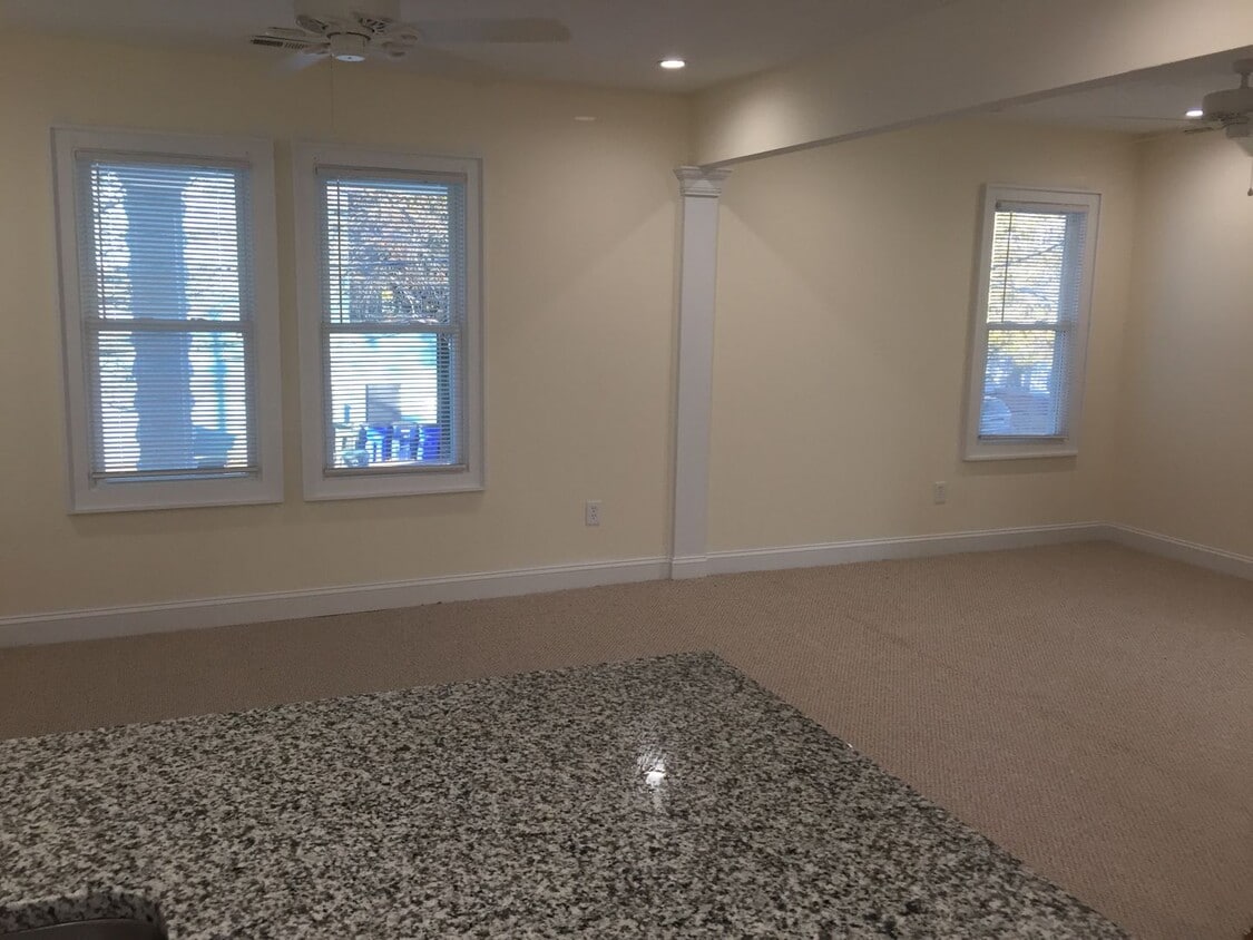 Foto principal - 109 E 39th St