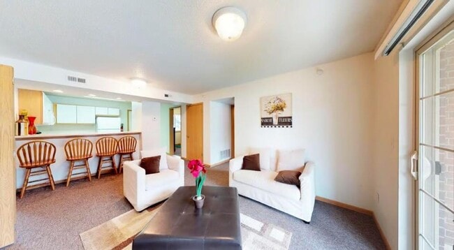 Interior Photo - The Towers at Hawkeye - Student Housing