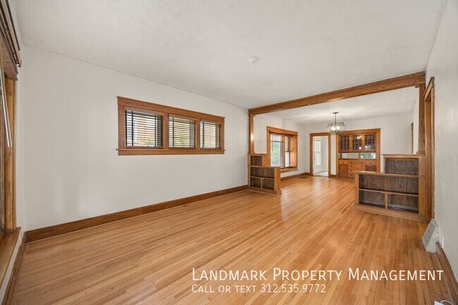 Building Photo - 812 Farragut Pl
