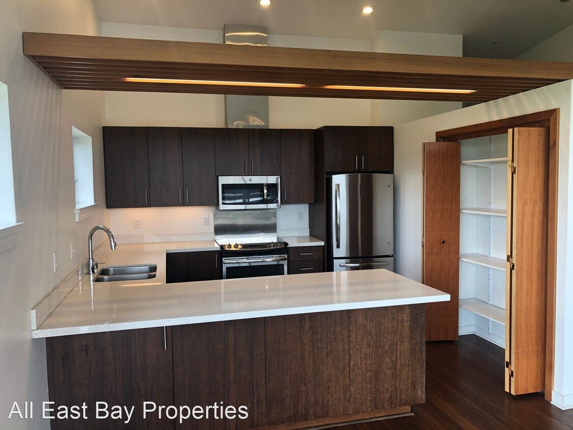Foto principal - 2 br, 2 bath House - 4002 Adeline St.