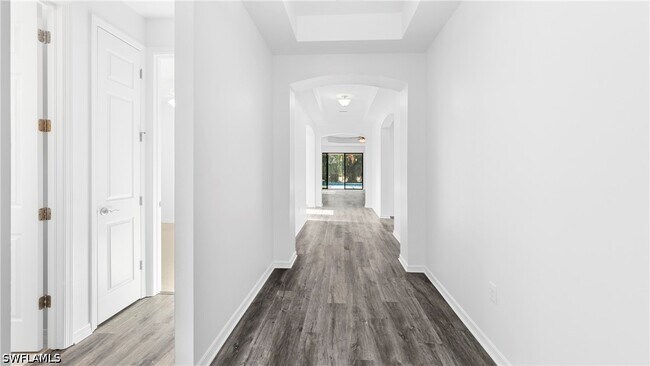 Foto del edificio - 11195 St. Roman Way
