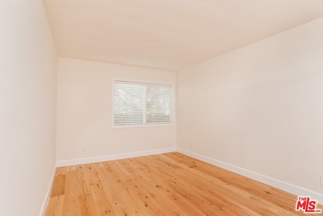 Bedroom 3 w/sliding doors to closet - 1454 Yale St