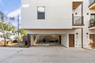 Building Photo - 1128 Chicon St