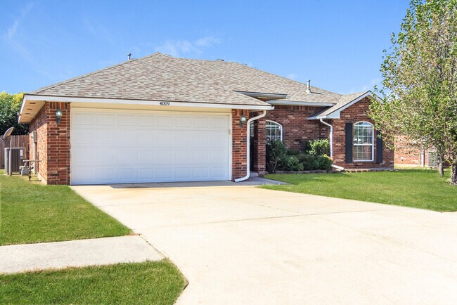 Building Photo - Beautiful Home!
