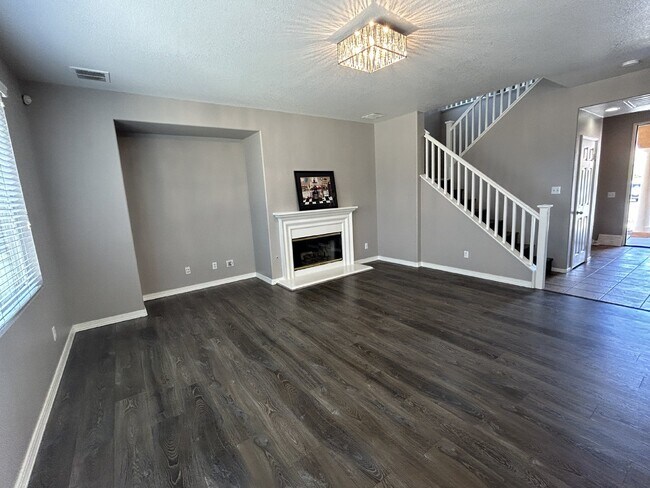 Building Photo - Great Avalon 3Bd with a View