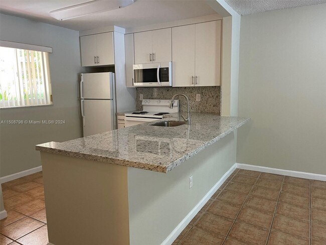 Foto del edificio - 7707 Camino Real