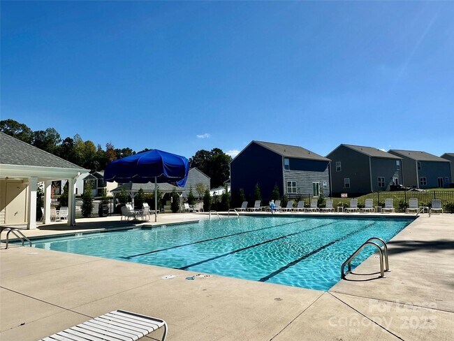 Building Photo - 1605 Blue Velvet Ln