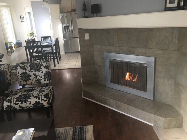Building Photo - 594 E Cobblestone Ln