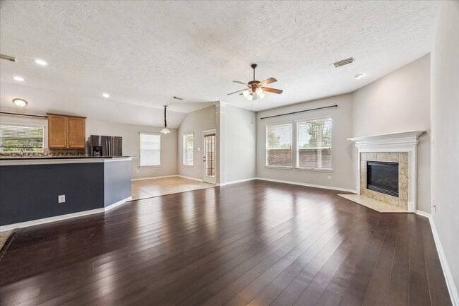 Building Photo - 2821 Chinaberry Park Ln