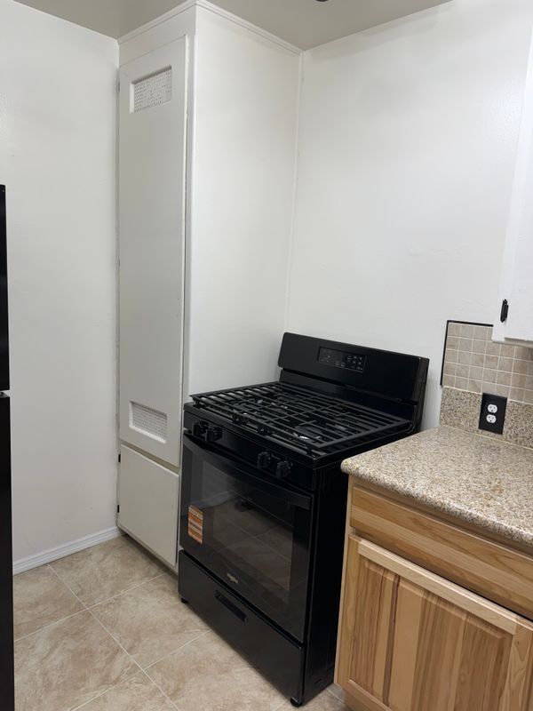 Foto del edificio - 3311 1/2 West 78th Street