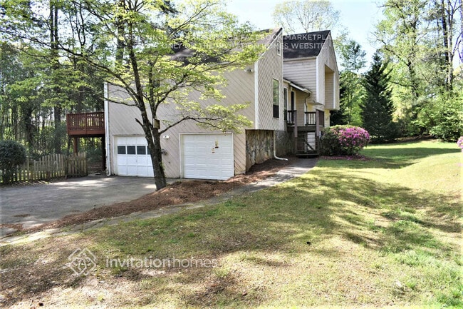 Building Photo - 1840 Ardsley Dr NE