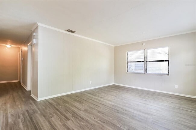 Foto del edificio - 6806 Lyman Ave