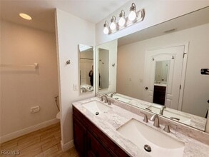 Building Photo - 1409 NE 10th Terrace