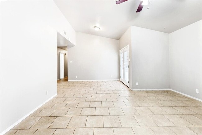 Building Photo - 10 Rawhide Cir