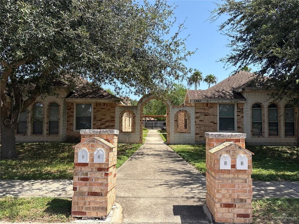 Foto principal - 1901 W Western Dr