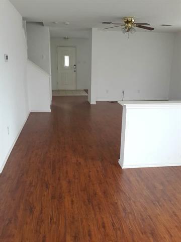 Building Photo - 1600 Crown Point Dr