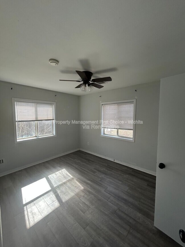 Foto del edificio - 200 S Lamar Ave