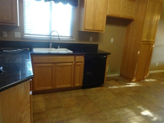 Foto del edificio - 2360 Kelsey Ct