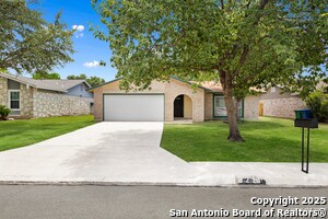 Foto principal - 8211 Lewiston St