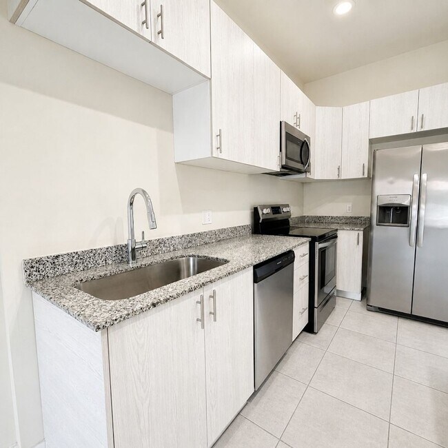 Building Photo - 3221-3409-3409 SW 8th Pl
