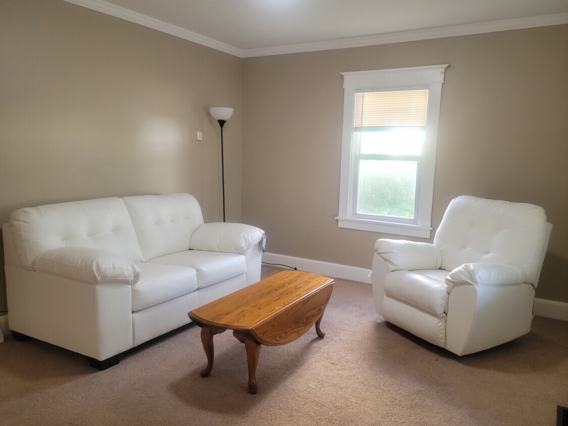 Living room area - 40 Spring Forest Ave