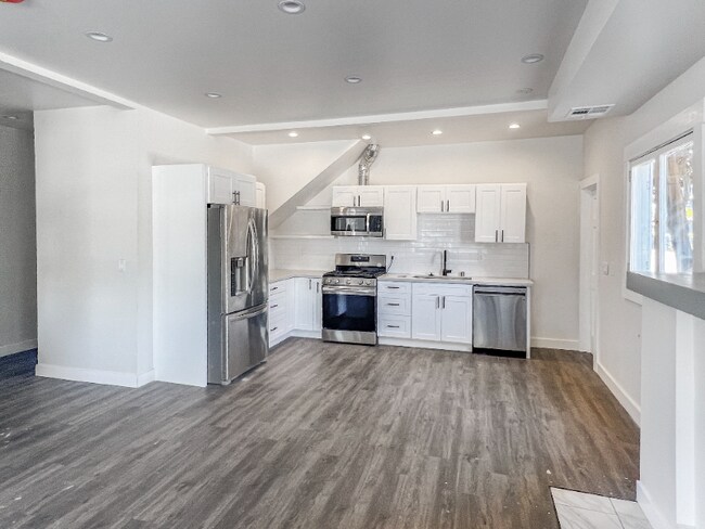 Foto del edificio - 2388 W 23rd St