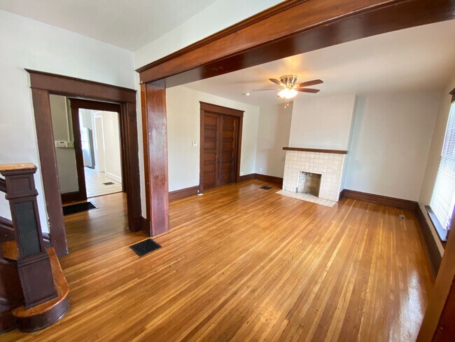 Foto del edificio - 325 E 19th Ave