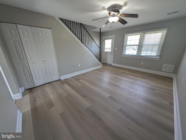 Foto del edificio - 8435 Norwood Dr