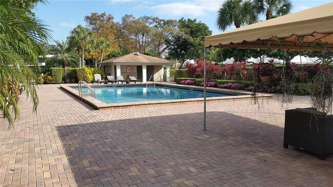 Foto del edificio - 901 W Cypress Ln