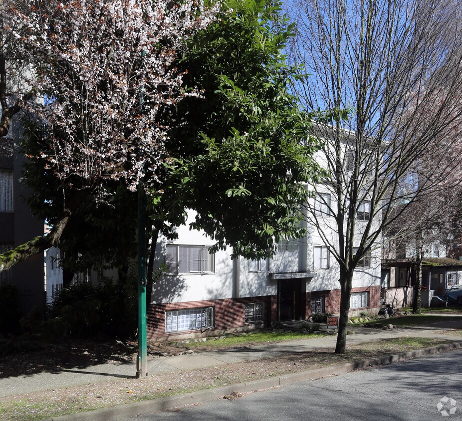 Building Photo - 1151 Haro St