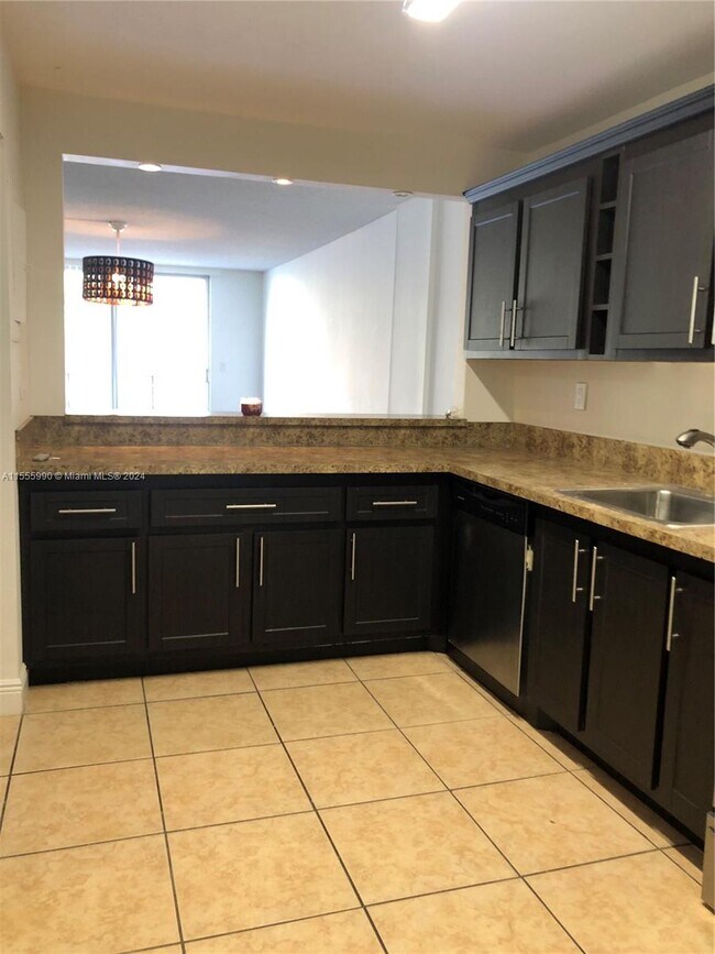 Foto del edificio - 1465 NE 123rd St