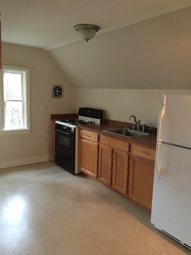 128 N Queen St, Chestertown, MD 21620 Rentals in Chestertown at 128 N