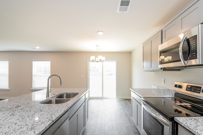 Foto del edificio - Burnside Farms with community Pool!!