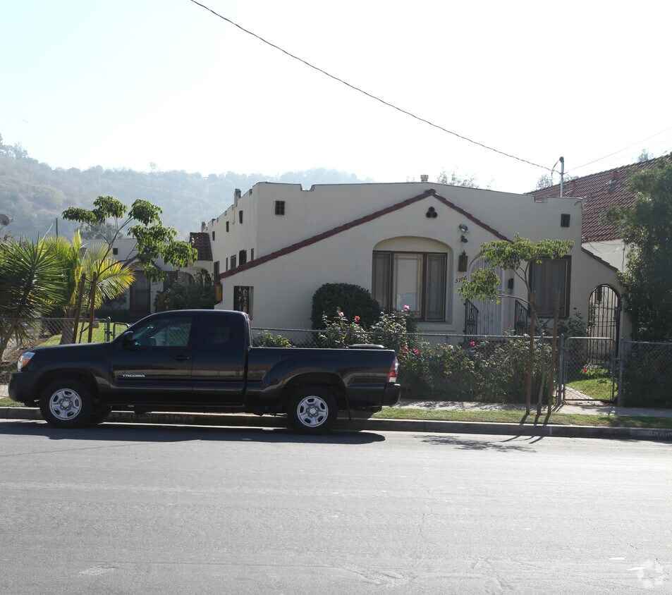 Foto del edificio - 5106 Echo St