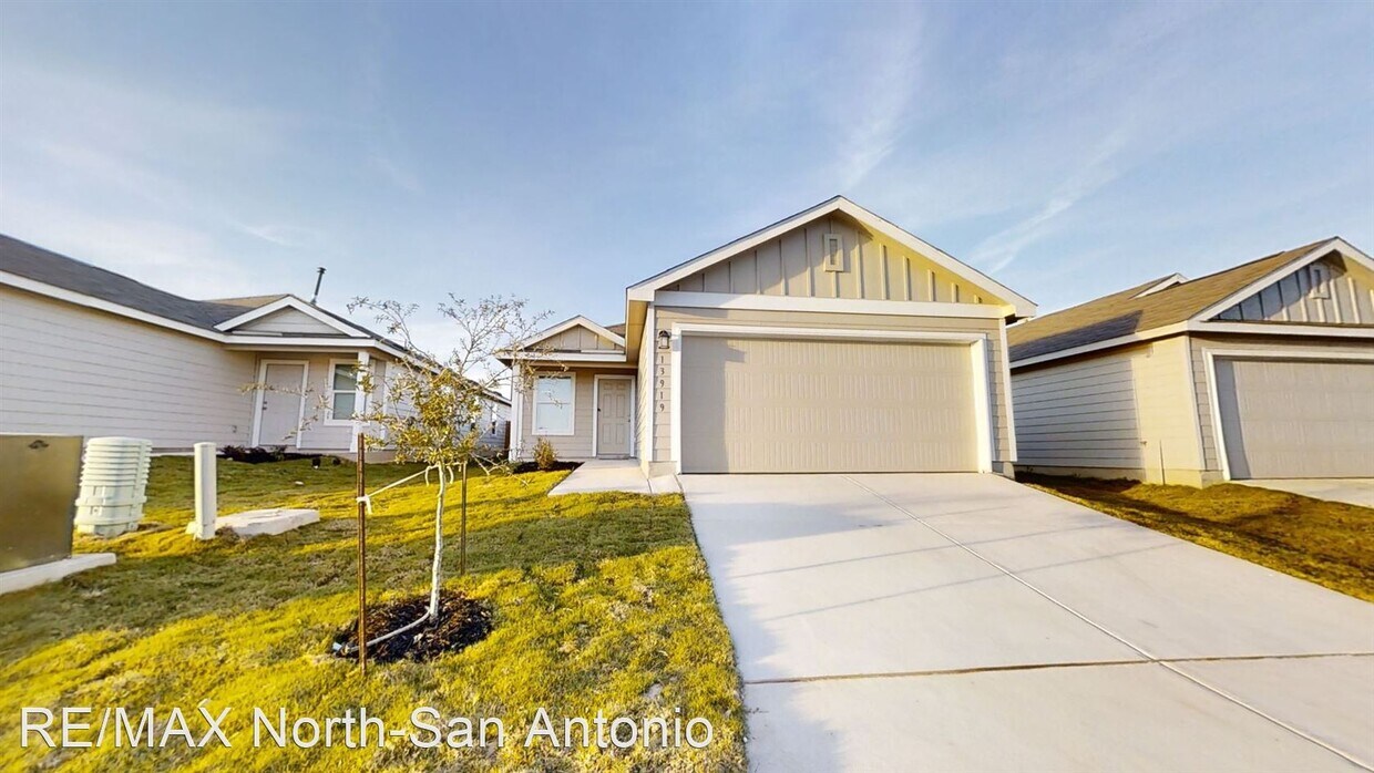 Foto principal - 3 br, 2 bath House - 13919 Jersey Cow