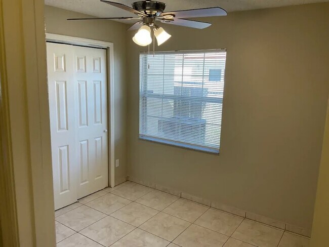 Building Photo - 1363 Boulder Dr