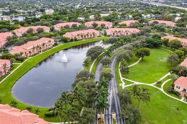 Foto del edificio - 2032 Alta Meadows Ln