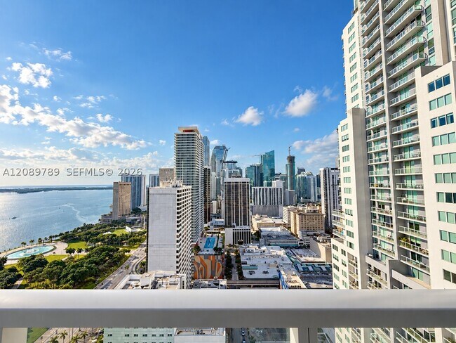 Foto del edificio - 244 Biscayne Blvd