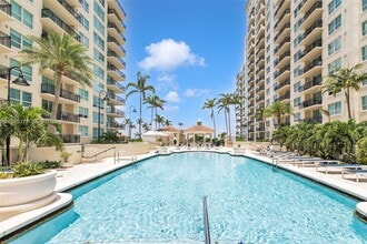 Building Photo - 610 W Las Olas Blvd