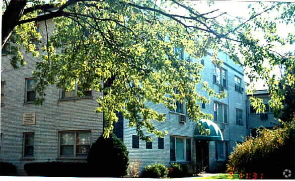 Primary Photo - 1511-1513 W Chase Ave