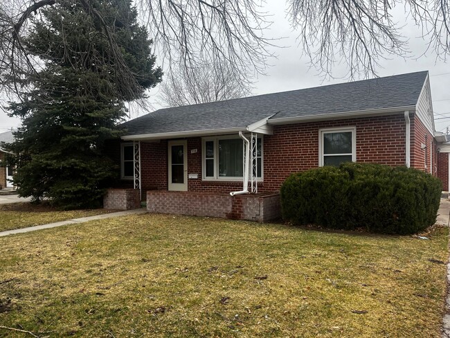 Building Photo - Rare FOUR Bedroom Single Family Home for Rent