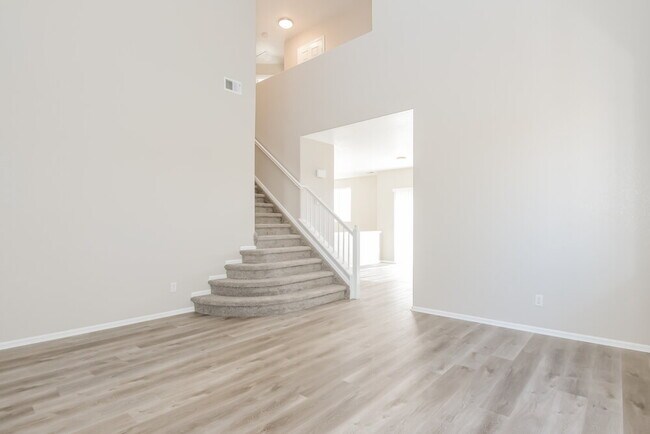 Foto del edificio - 7441 S Mobile St